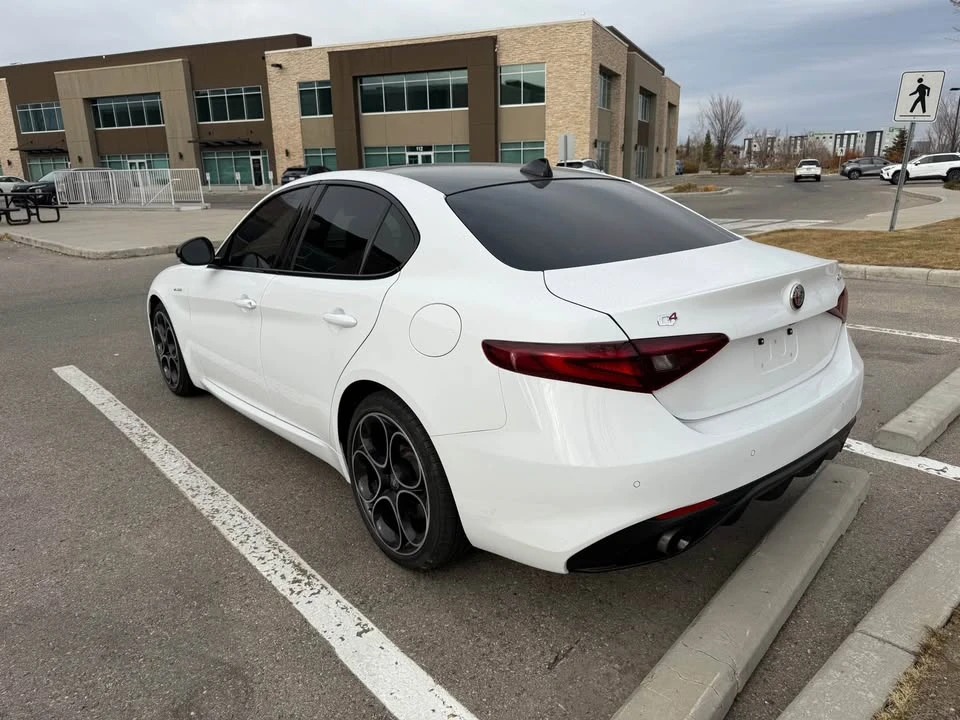 2022 Alfa Romeo Giulia - Image 6 of 11