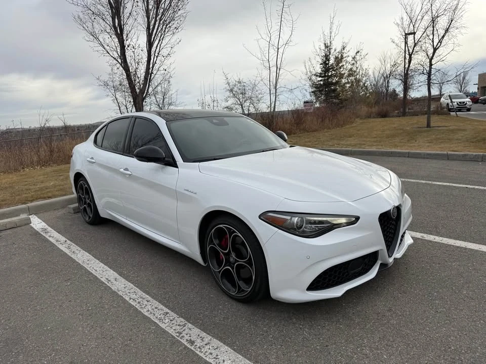 2022 Alfa Romeo Giulia - Image 3 of 11