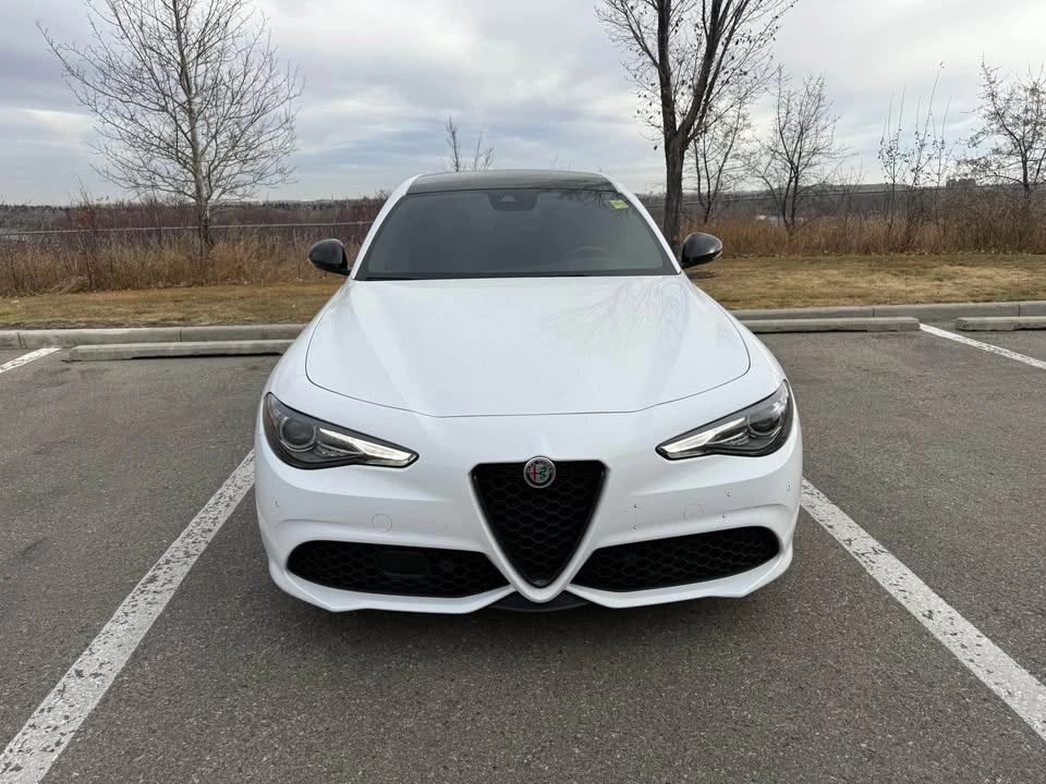 2022 Alfa Romeo Giulia - Image 2 of 11