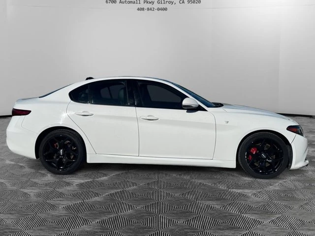 2022 Alfa Romeo Giulia - Image 4 of 19