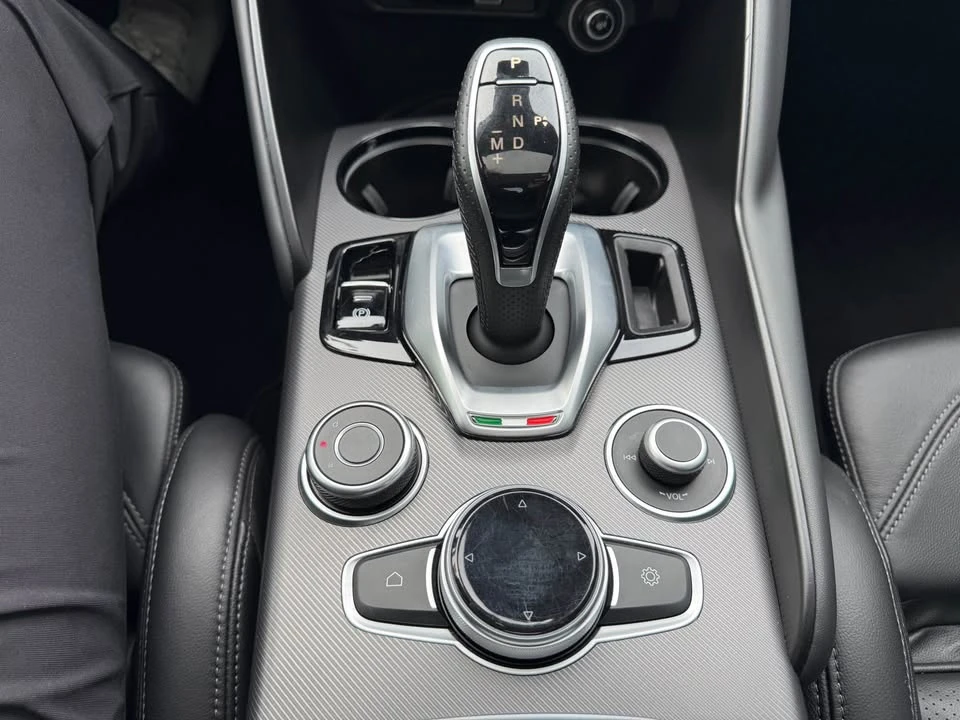 2022 Alfa Romeo Giulia - Image 11 of 11