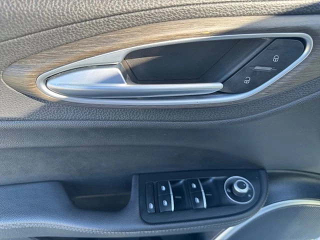 2022 Alfa Romeo Giulia - Image 15 of 19