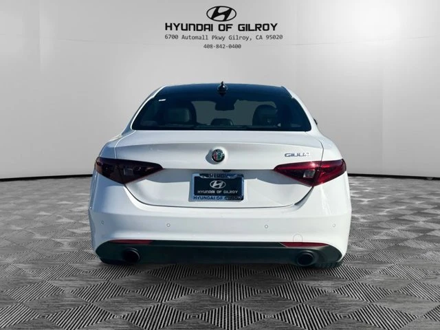 2022 Alfa Romeo Giulia - Image 6 of 19