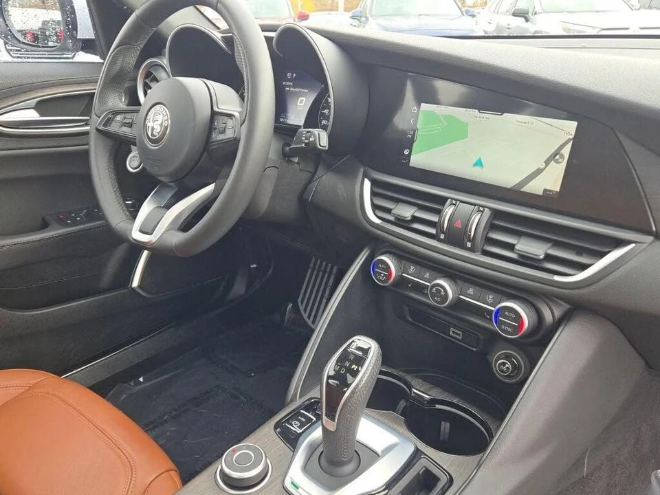2022 Alfa Romeo Giulia - Image 12 of 14