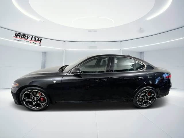 2022 Alfa Romeo Giulia - Image 2 of 6