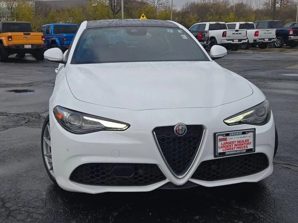 2022 Alfa Romeo Giulia - Image 14 of 14