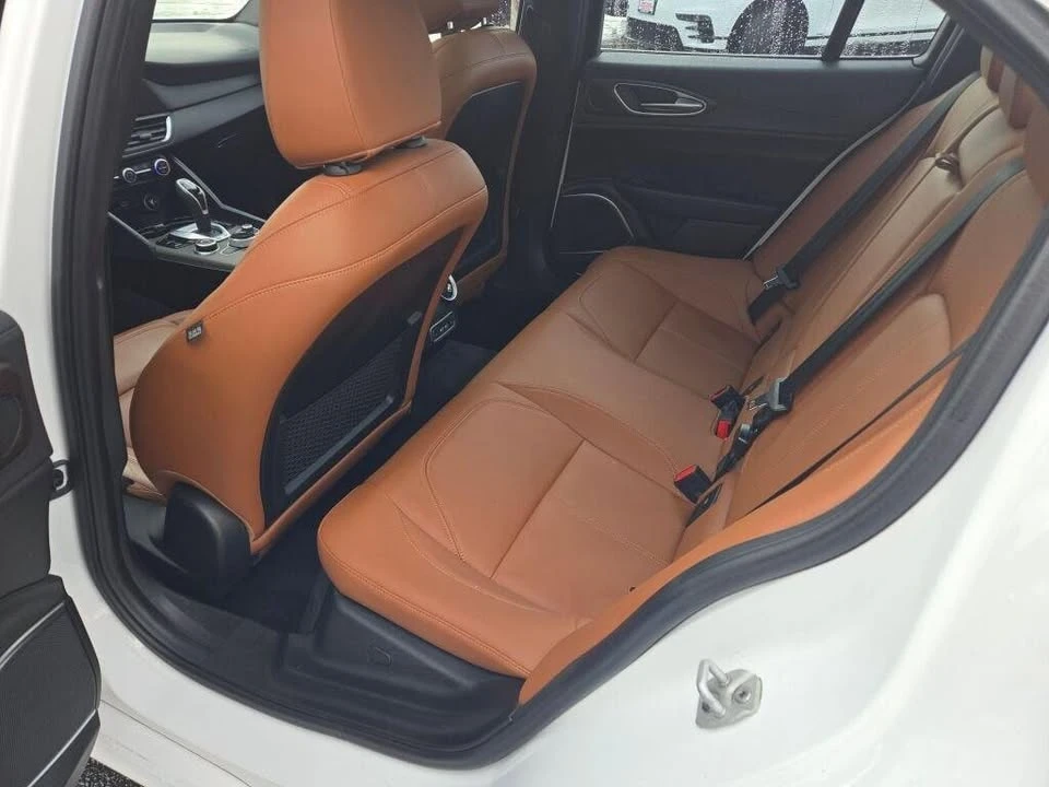 2022 Alfa Romeo Giulia - Image 7 of 14