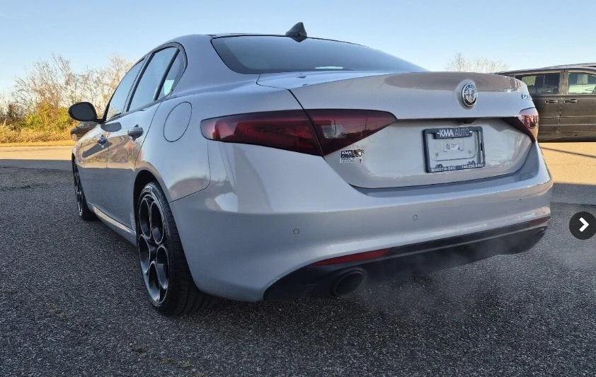2022 Alfa Romeo Giulia - Image 6 of 7