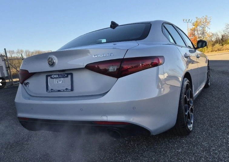 2022 Alfa Romeo Giulia - Image 4 of 7