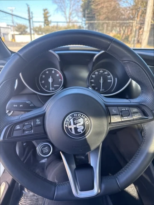 2022 Alfa Romeo Giulia - Image 11 of 11
