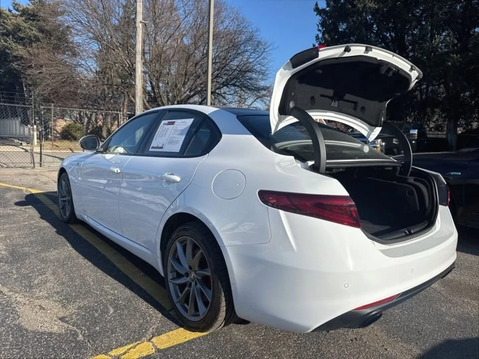 2022 Alfa Romeo Giulia - Image 3 of 11