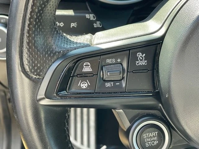 2022 Alfa Romeo Giulia - Image 17 of 20