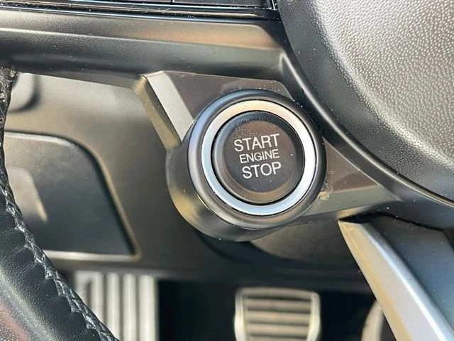 2022 Alfa Romeo Giulia - Image 16 of 20
