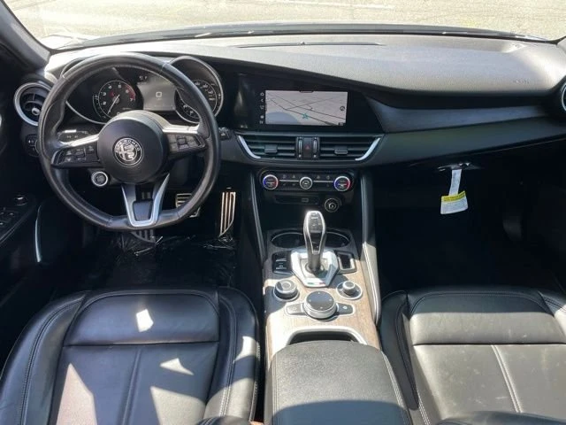 2022 Alfa Romeo Giulia - Image 9 of 20