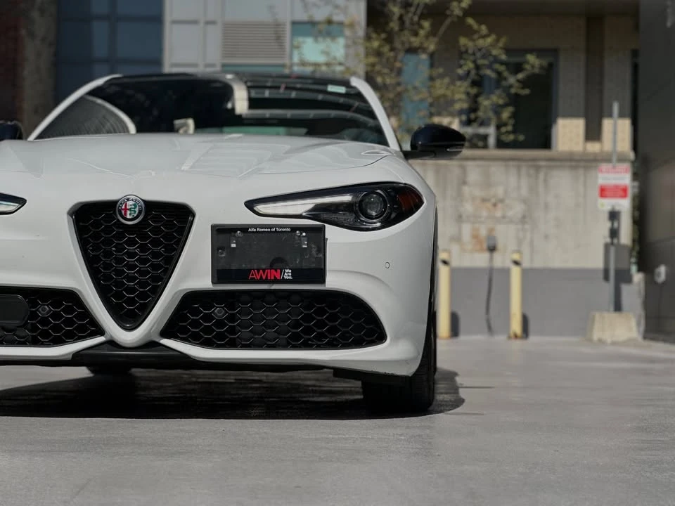 2022 Alfa Romeo Giulia - Image 2 of 10