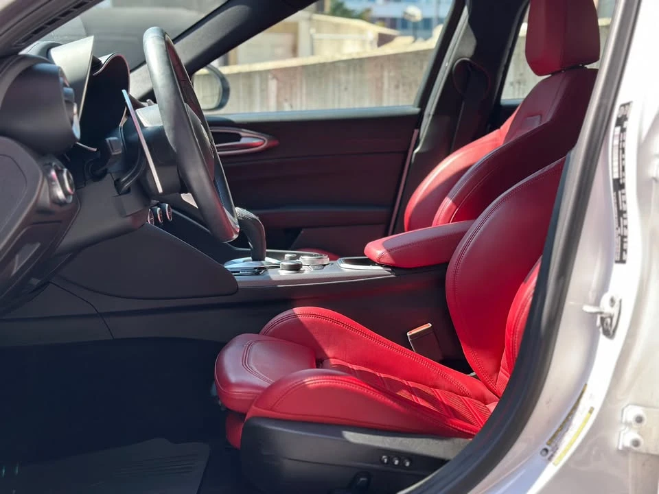 2022 Alfa Romeo Giulia - Image 10 of 10