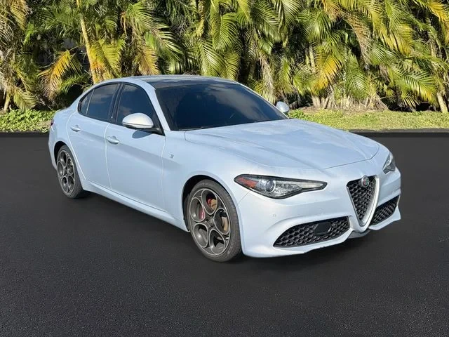 2022 Alfa Romeo Giulia - Image 3 of 3