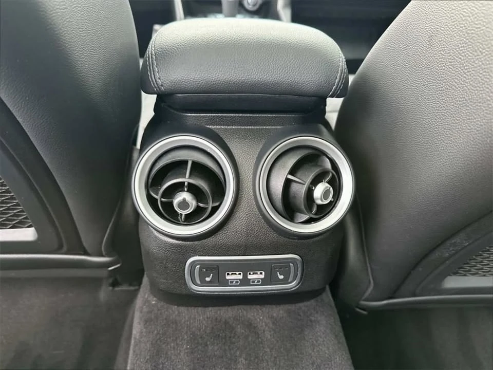 2022 Alfa Romeo Giulia - Image 10 of 19