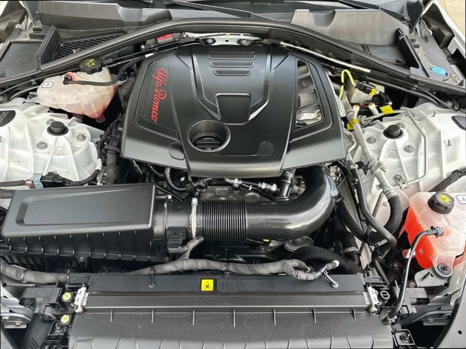 2022 Alfa Romeo Giulia - Image 19 of 19
