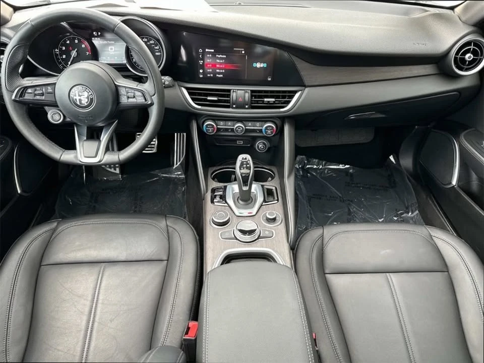 2022 Alfa Romeo Giulia - Image 7 of 19