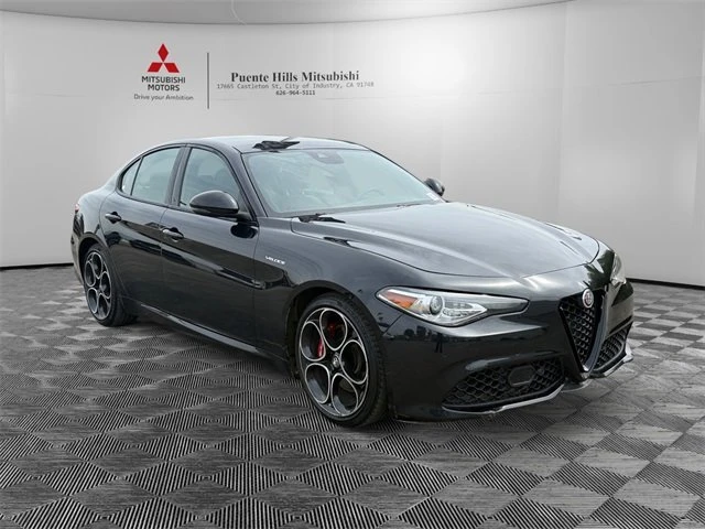 2022 Alfa Romeo Giulia - Image 3 of 19