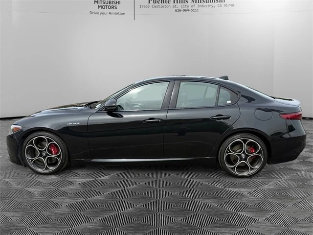 2022 Alfa Romeo Giulia - Image 7 of 19