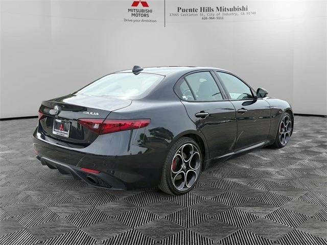2022 Alfa Romeo Giulia - Image 4 of 19