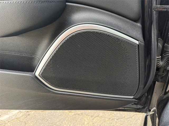2022 Alfa Romeo Giulia - Image 11 of 19