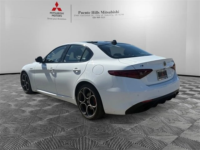 2022 Alfa Romeo Giulia - Image 7 of 20