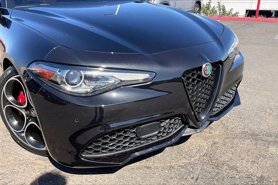 2022 Alfa Romeo Giulia - Image 3 of 5