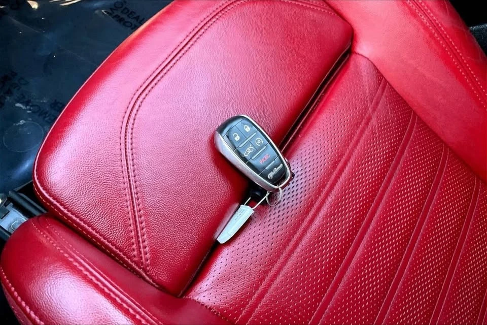 2022 Alfa Romeo Giulia - Image 9 of 18