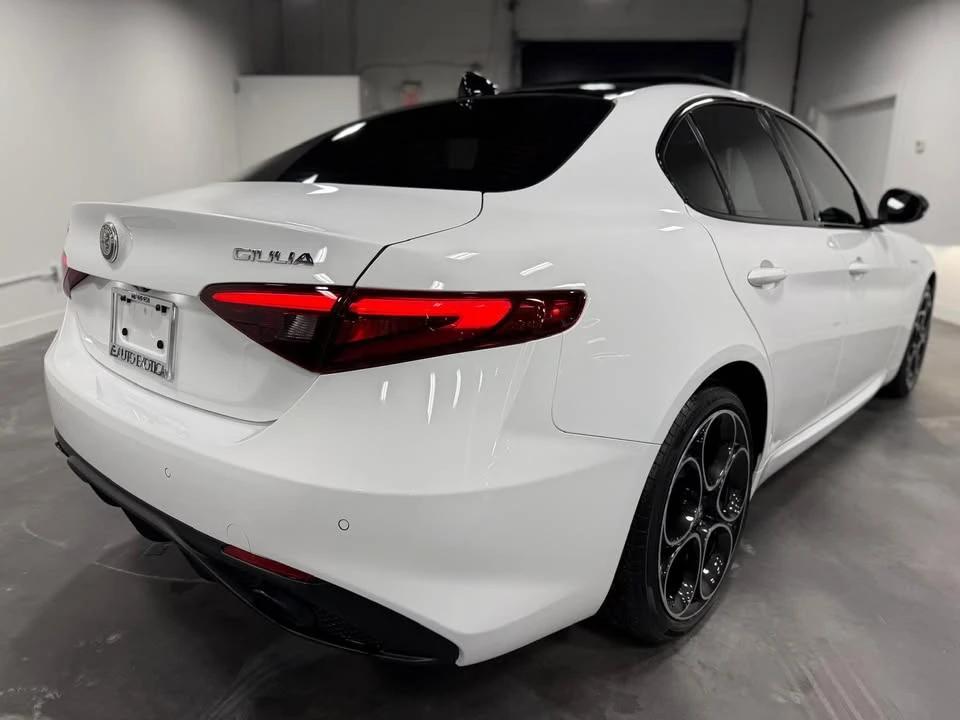 2022 Alfa Romeo Giulia - Image 6 of 20