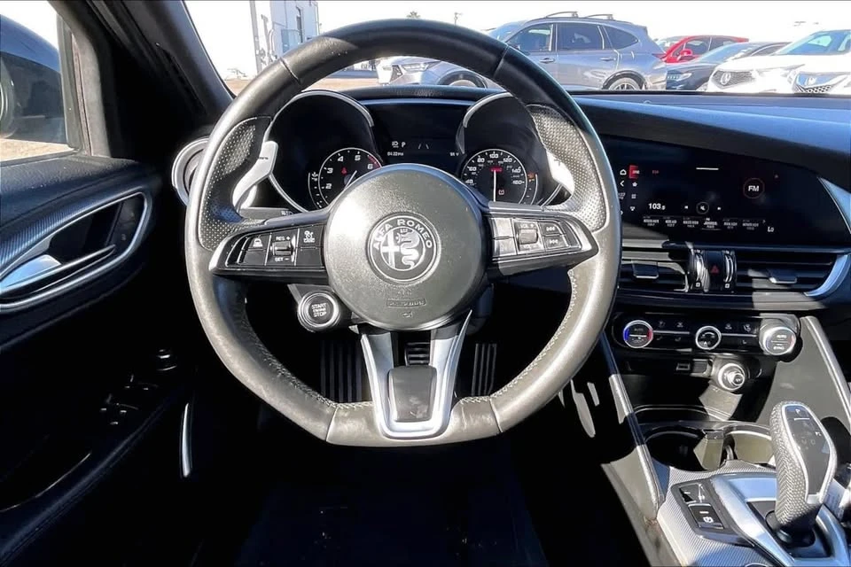 2022 Alfa Romeo Giulia - Image 3 of 18