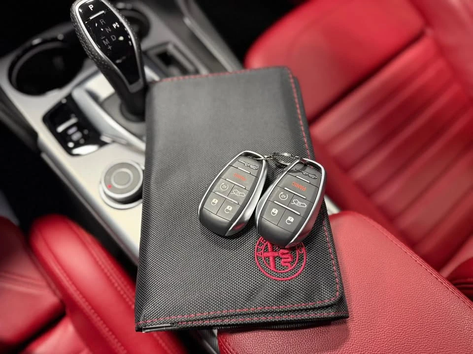 2022 Alfa Romeo Giulia - Image 20 of 20