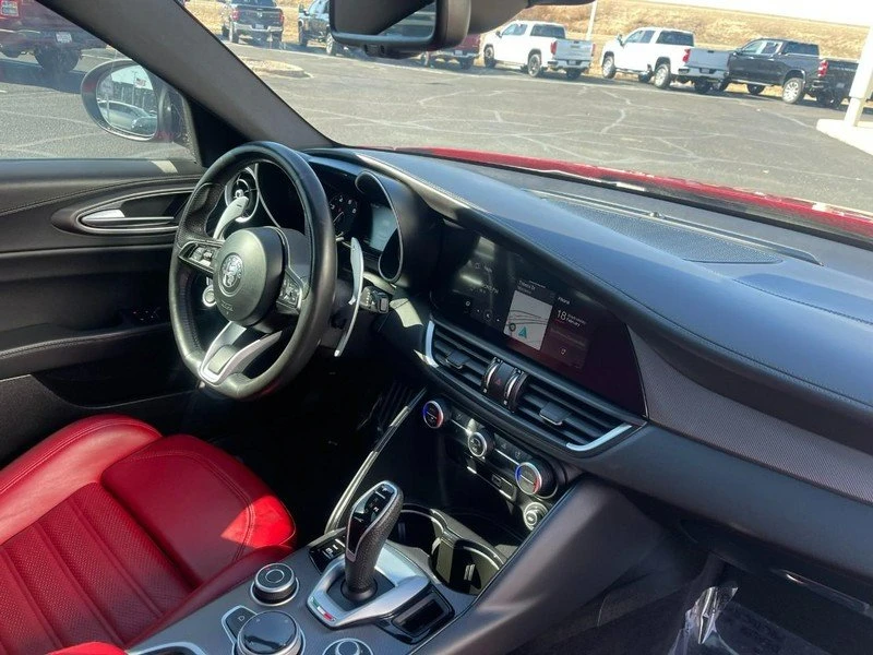 2022 Alfa Romeo Giulia - Image 6 of 12