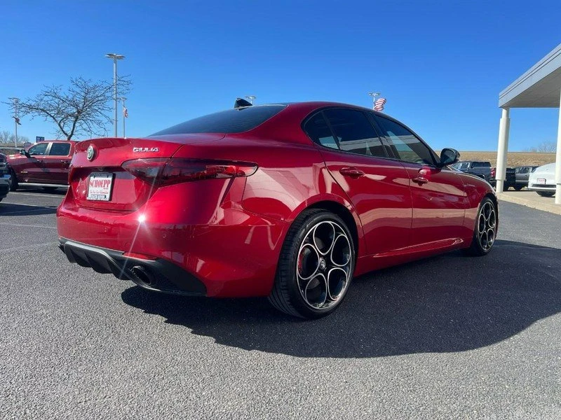 2022 Alfa Romeo Giulia - Image 3 of 12