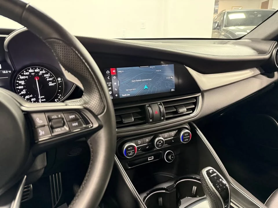 2022 Alfa Romeo Giulia - Image 17 of 20