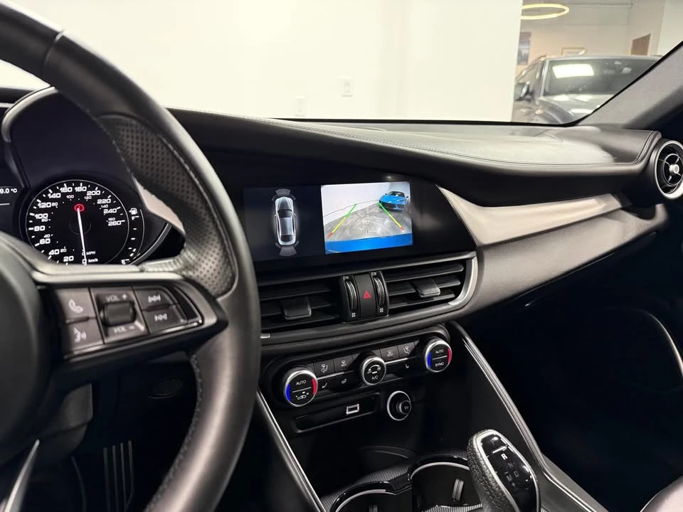2022 Alfa Romeo Giulia - Image 18 of 20