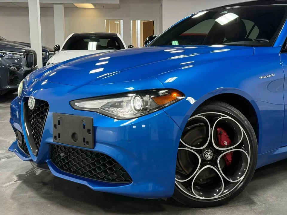 2022 Alfa Romeo Giulia - Image 2 of 20