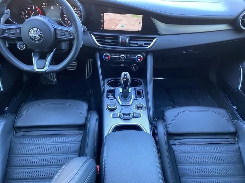 2022 Alfa Romeo Giulia - Image 9 of 19