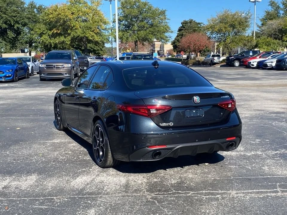 2022 Alfa Romeo Giulia - Image 7 of 19