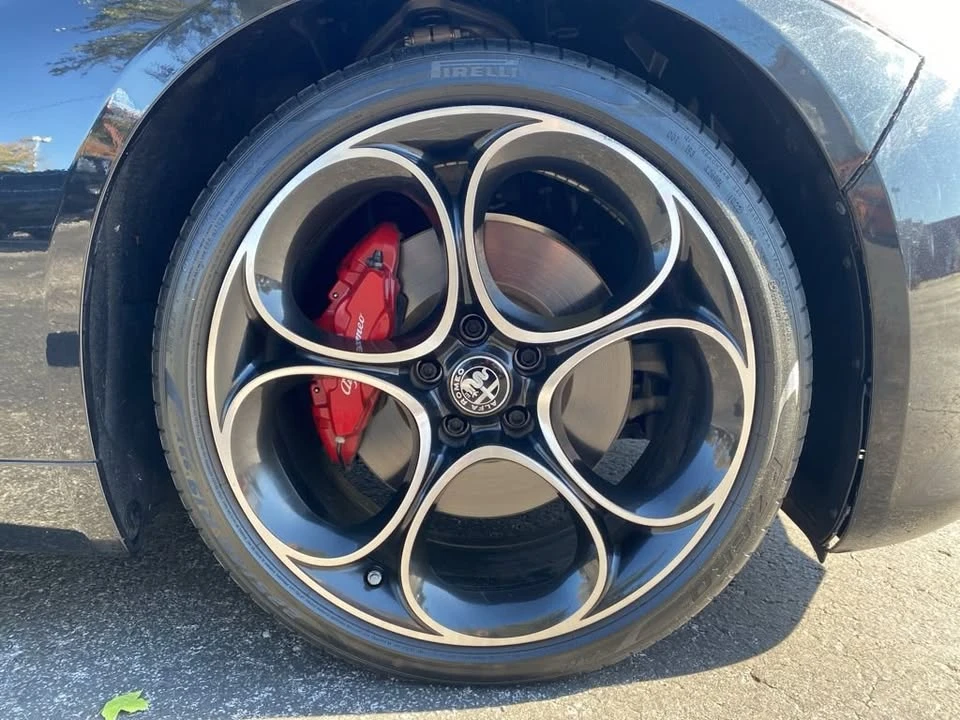 2022 Alfa Romeo Giulia - Image 8 of 19