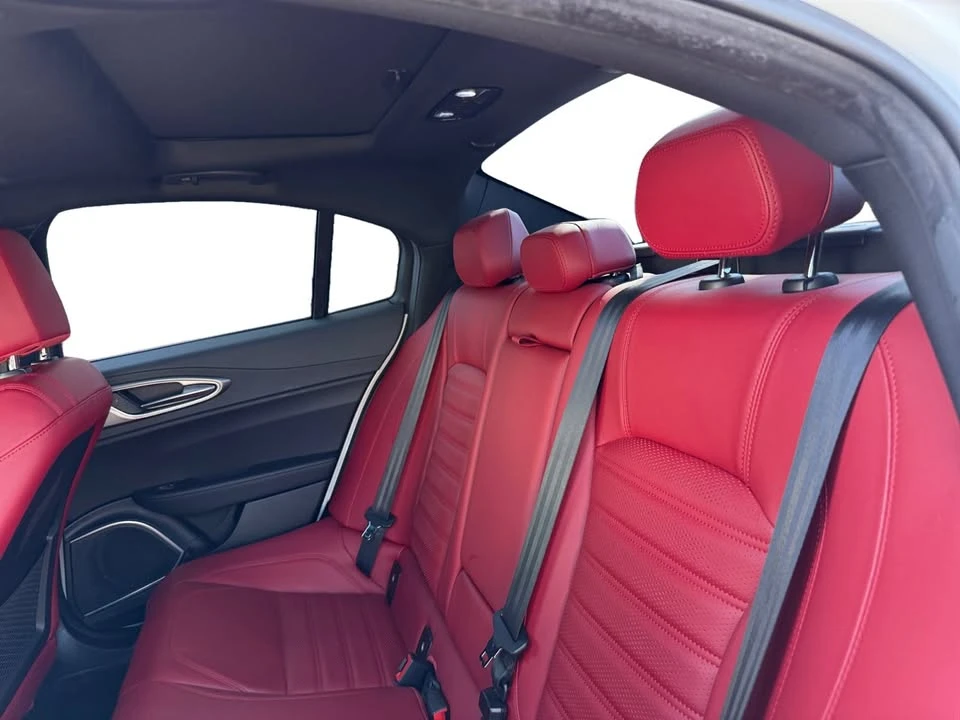 2022 Alfa Romeo Giulia - Image 11 of 20