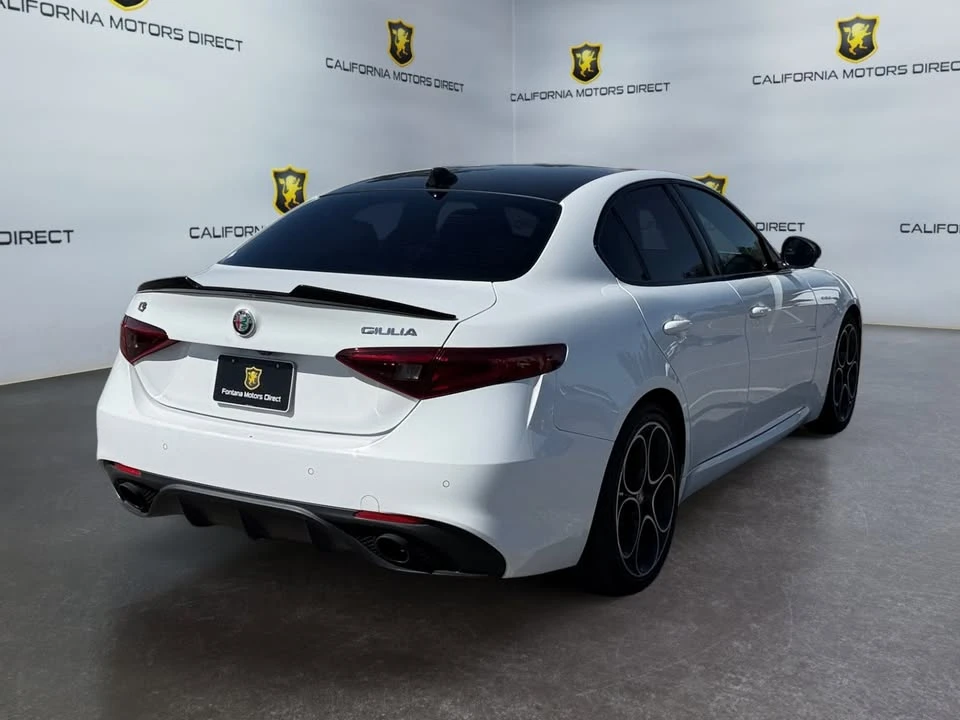 2022 Alfa Romeo Giulia - Image 5 of 20