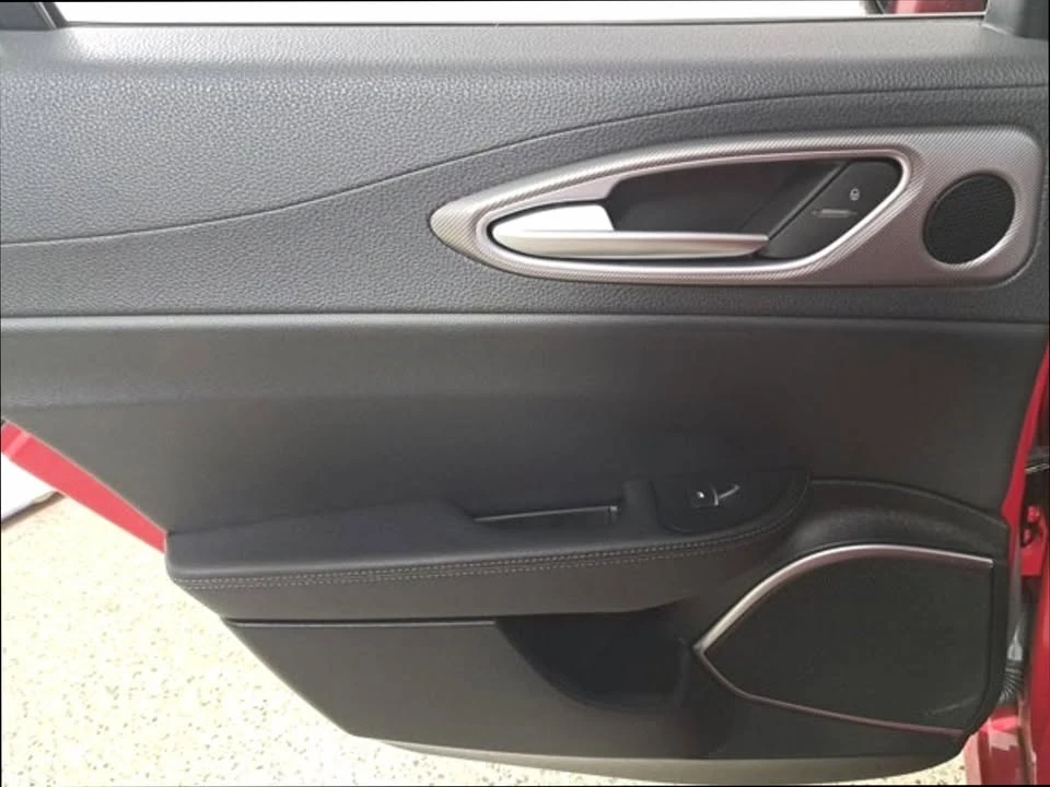 2022 Alfa Romeo Giulia - Image 13 of 19
