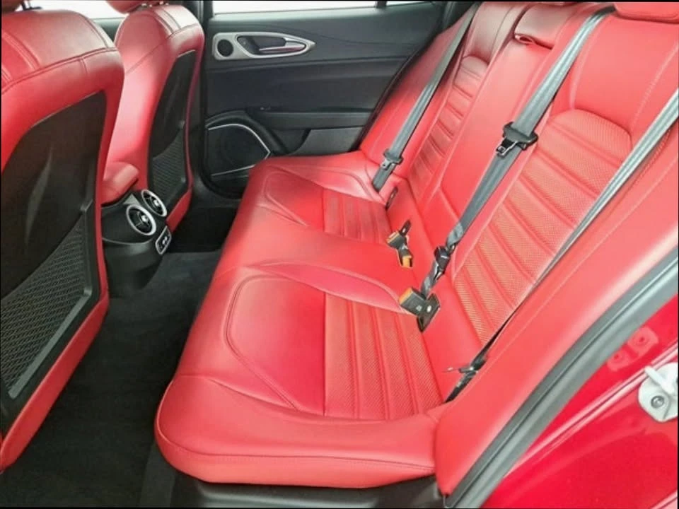 2022 Alfa Romeo Giulia - Image 11 of 19