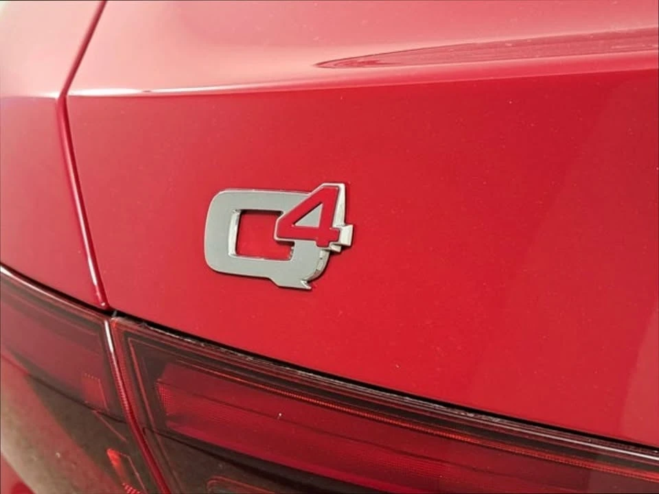 2022 Alfa Romeo Giulia - Image 8 of 19