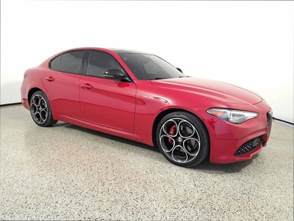 2022 Alfa Romeo Giulia - Image 3 of 19