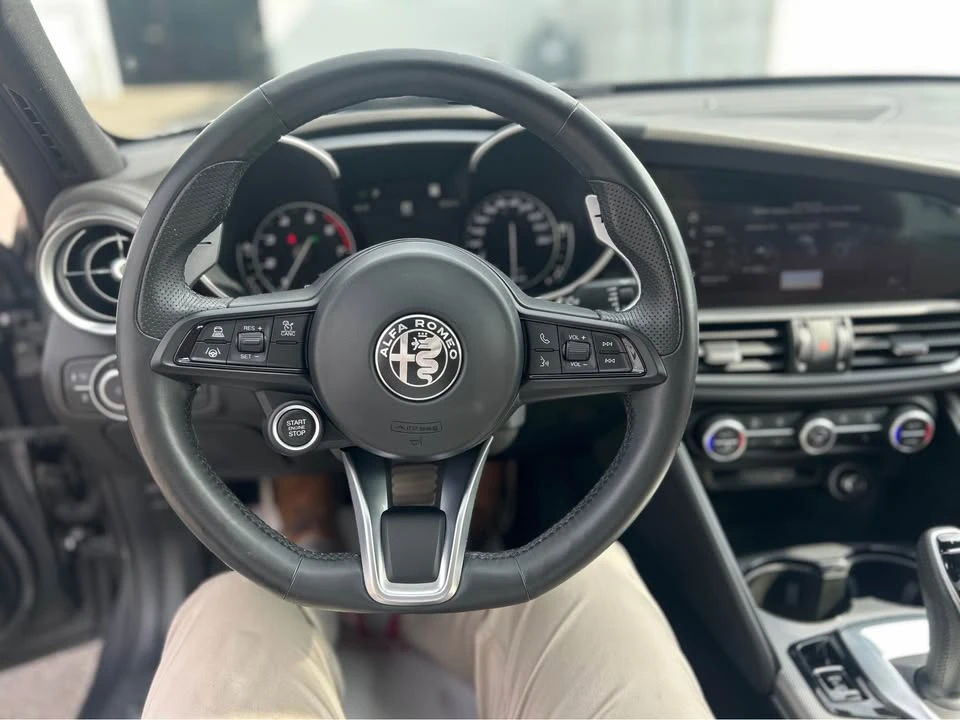 2022 Alfa Romeo Giulia - Image 17 of 17