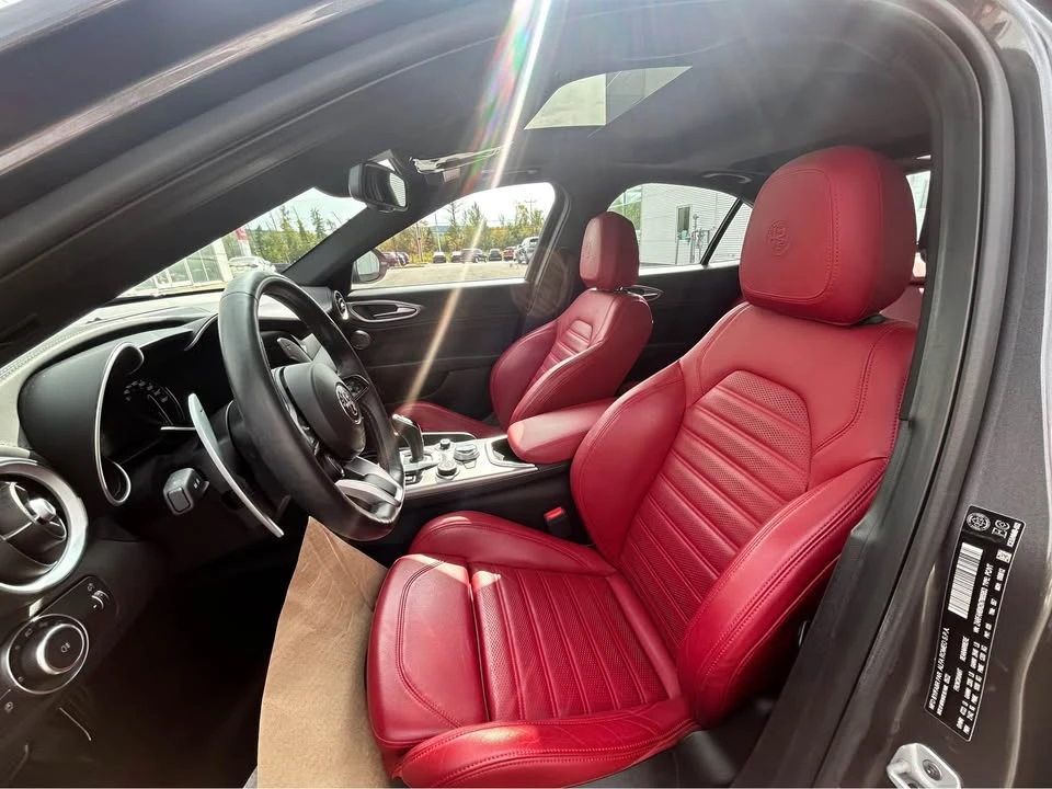 2022 Alfa Romeo Giulia - Image 11 of 17